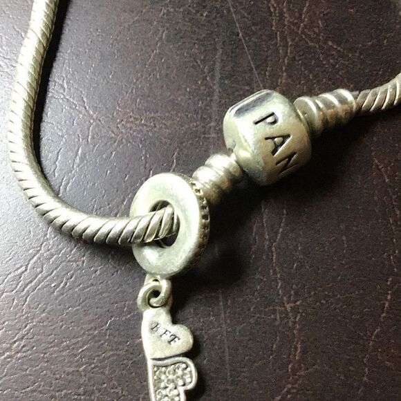 Beautiful Pandora bracelet with BFF charm - Picture 3 of 3